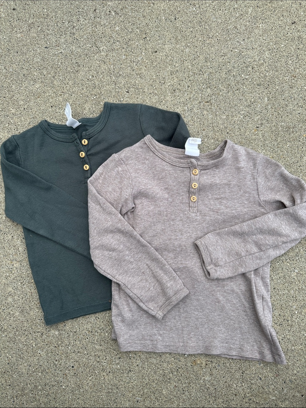 H&M 2T Kids Long-Sleeve Henley Top - Taupe and Forest Green bundle